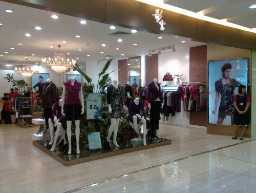 歌宝女装店铺形象