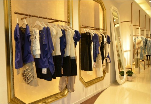 紫淑女装店铺形象