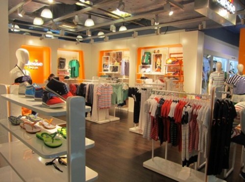 Ellesse童装店铺展示