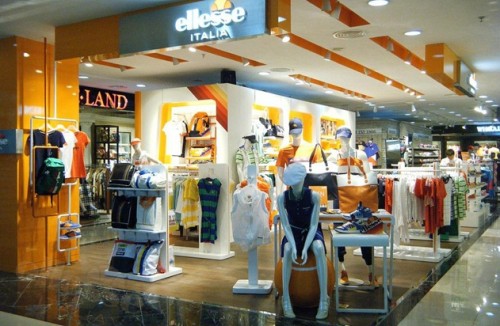 Ellesse童装店铺展示