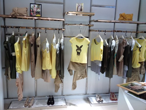 佐色女装店铺形象