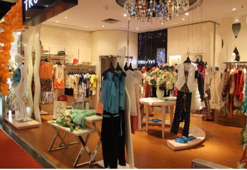 楚阁女装店铺展示