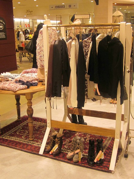 艾上乐品女装店铺展示