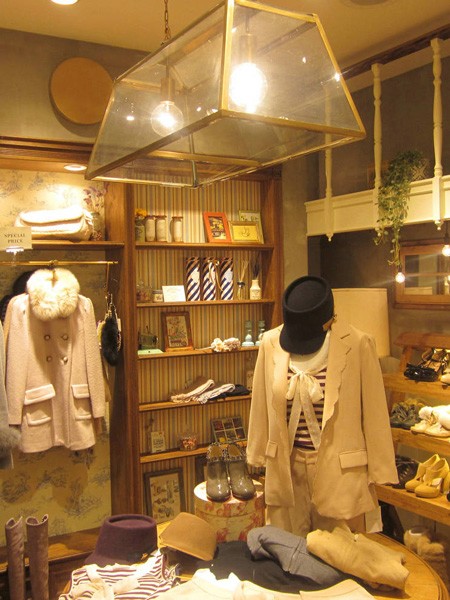 艾上乐品女装店铺展示