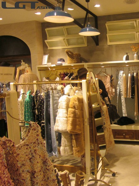 艾上乐品女装店铺展示