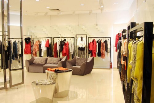 萨玛莉丹女装店铺展示