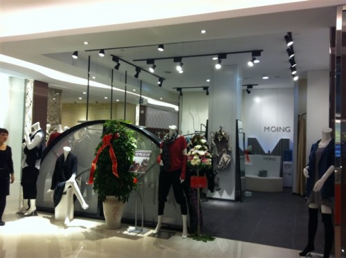 MOING女装店铺展示
