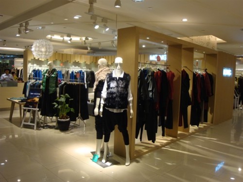 MOING女装店铺形象