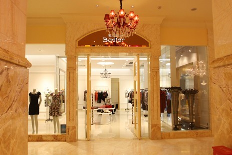 芭迪尔女装店铺展示