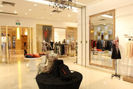 芭迪尔女装店铺展示