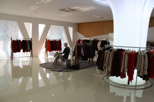 丽洒女装店铺展示