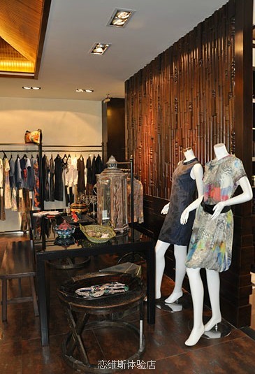 恋维斯女装店铺形象