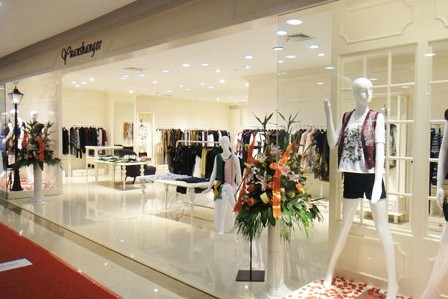 缘尚儿女装店铺展示