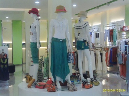 湘湘女孩女装店铺形象