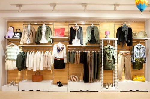 依袖女装店铺形象