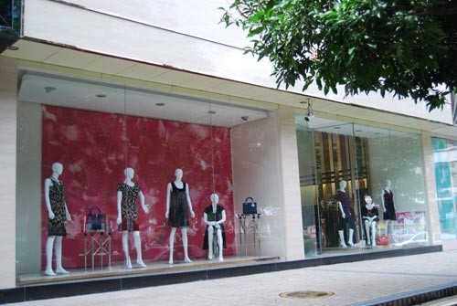 玖迪诗女装店铺形象