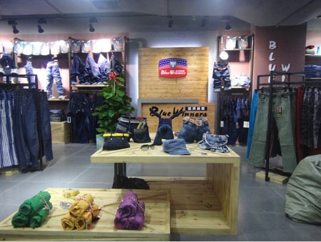 蓝邦威豪牛仔店铺展示