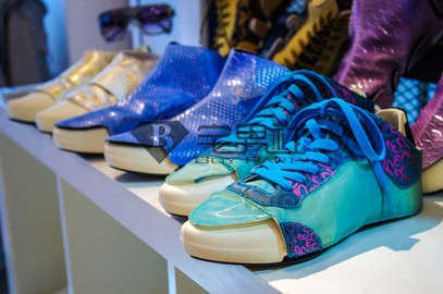 宅男社内衣店铺展示