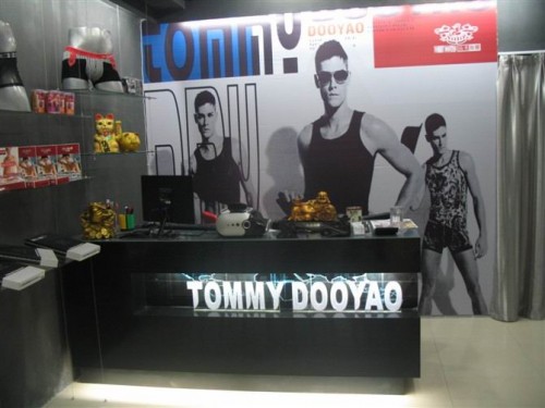 汤米独耀内衣店铺展示