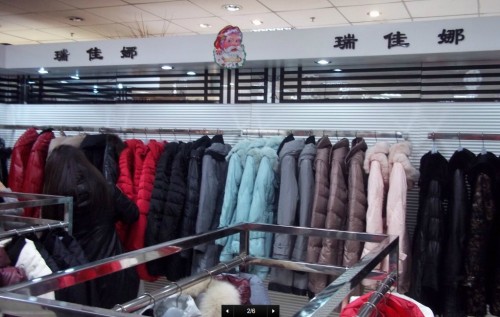 瑞佳娜羽绒服店铺展示