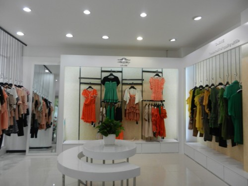 卡伊简爱女装店铺展示