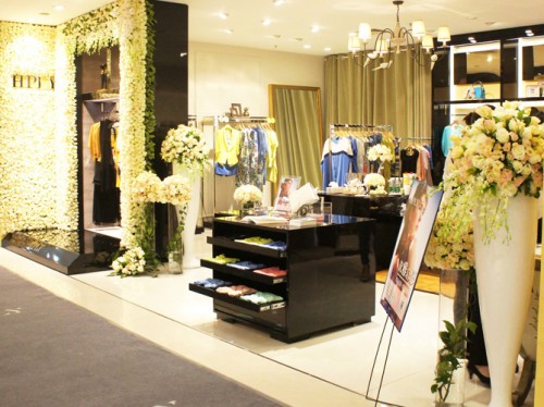 荷比俪女装店铺展示