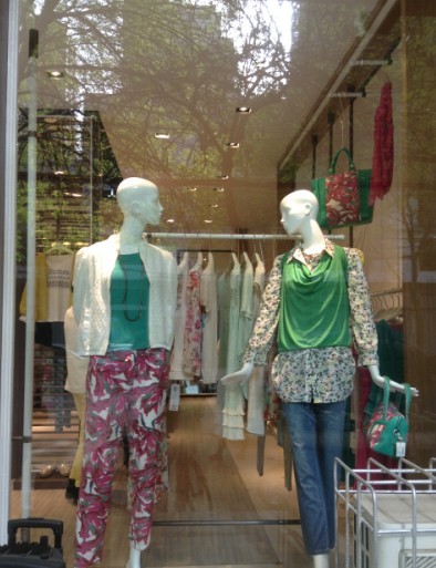 易菲女装店铺展示