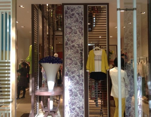 易菲女装店铺形象