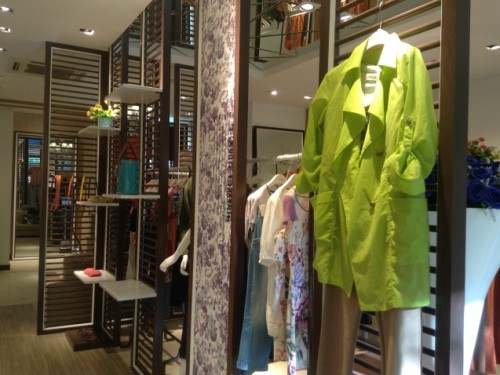 易菲女装店铺形象