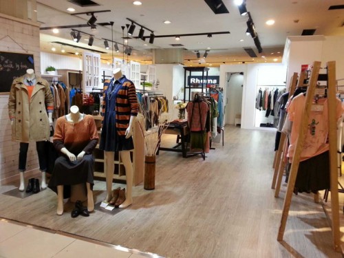 芮玛女装店铺展示