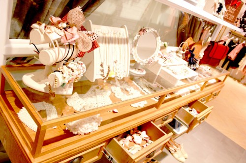 紫涵女装店铺展示