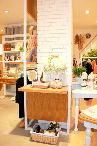 紫涵女装店铺展示