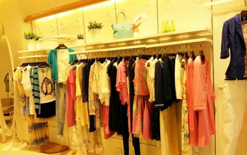 璞秀女装店铺展示