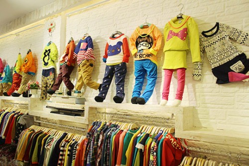 韩红宇童装店铺形象