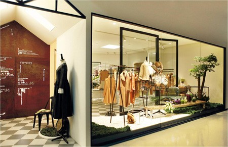 浪漫一身女装店铺展示