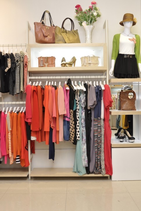 山石久渡女装店铺形象