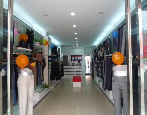 久久圆女装店铺展示