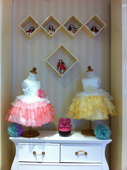 妞宝童装店铺展示