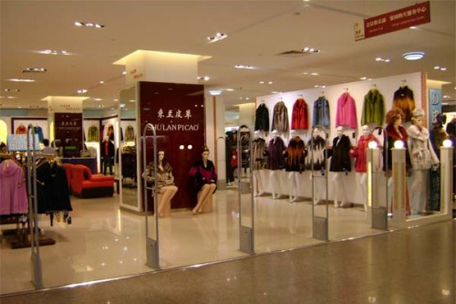 束兰女装店铺形象