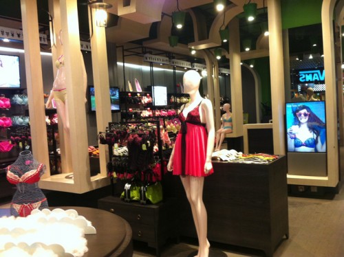 blablabra内衣店铺形象