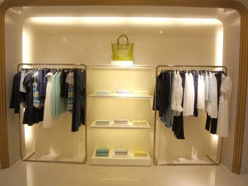 巧帛女装店铺展示