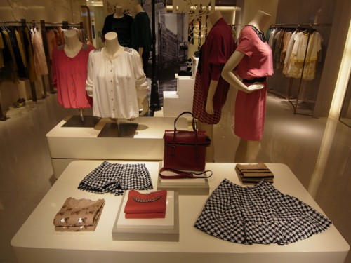 巧帛女装店铺形象