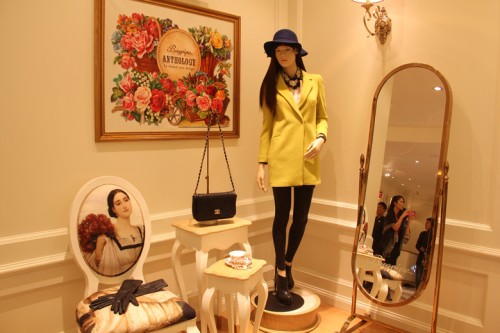 风笛女装店铺形象