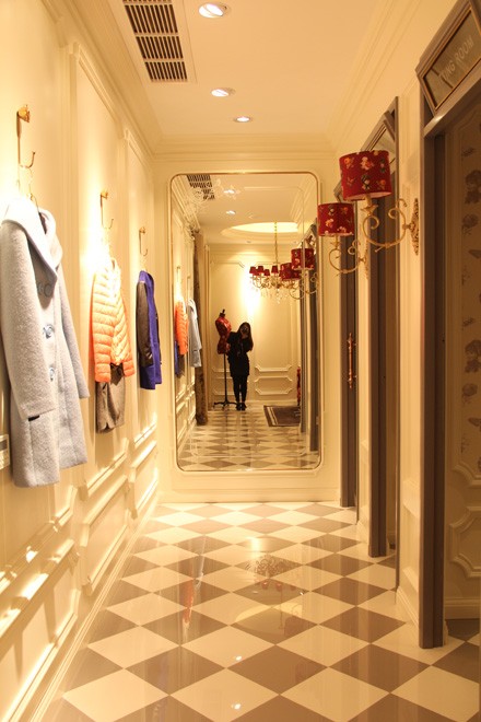 风笛女装店铺形象