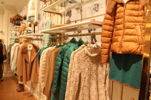 风笛女装店铺形象