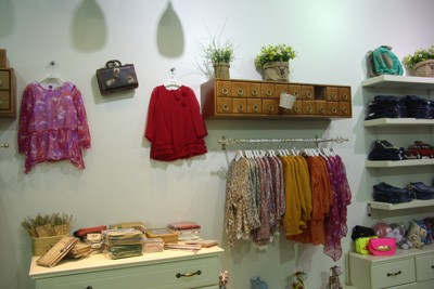 木子童装店铺形象