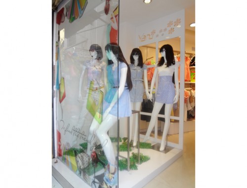 雅奴天使女装店铺展示