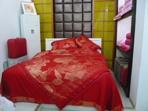 群爱家纺店铺形象