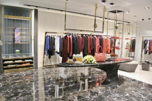 玛可曼可女装店铺展示