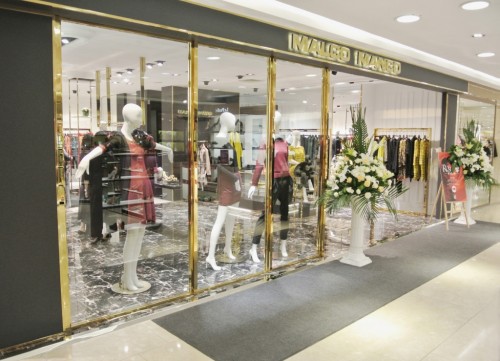 玛可曼可女装店铺展示